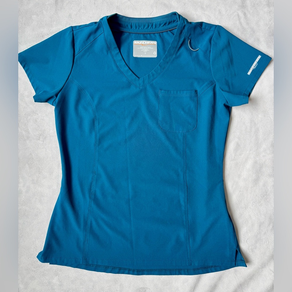 Sketchers Barco Dignity 1- Pocket Scrub Top - Bahama - Small